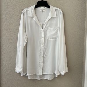 beachlunchlounge Classic White Button Down Blouse